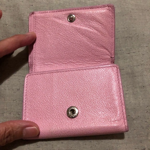 TODAY ONLY:AUTHENTIC TODS PINK TRIFOLD WALLET MADE IN INTALY - Has dirt & rubs - Picture 9 of 14